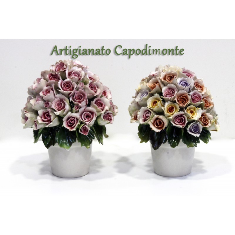 PIANTE CON BOCCIOLI DI ROSE IN PORCELLANA DI CAPODIMONTE