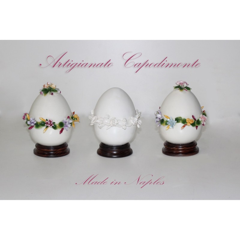 UOVA DI PASQUA IN PORCELLANA DI CAPODIMONTE