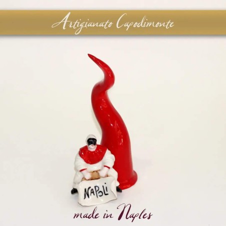 Corno orizzontale con statuina di pulcinella